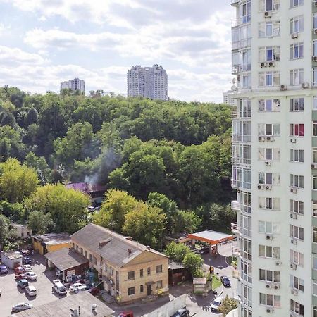 Navit Apartments With Breakfast, Near The Railway Station, The City Center And The Park Kiev Extérieur photo