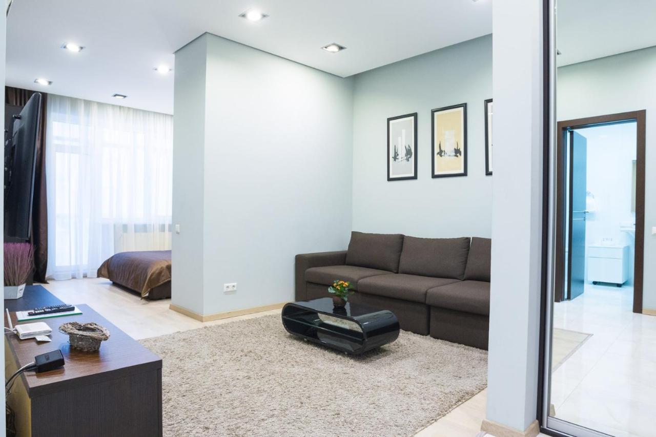 Navit Apartments With Breakfast, Near The Railway Station, The City Center And The Park Kiev Extérieur photo