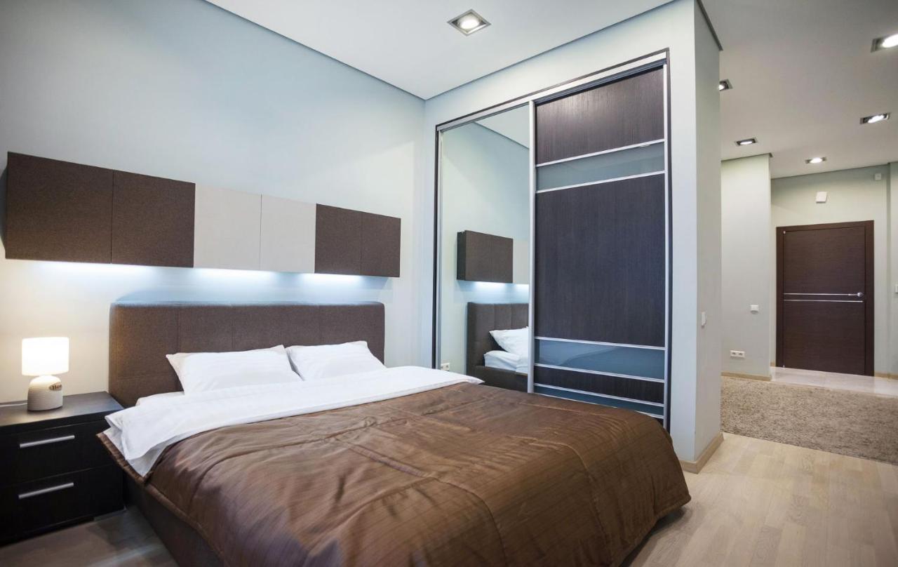 Navit Apartments With Breakfast, Near The Railway Station, The City Center And The Park Kiev Extérieur photo