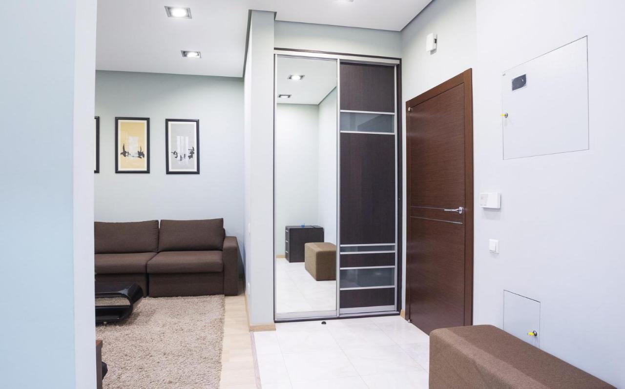 Navit Apartments With Breakfast, Near The Railway Station, The City Center And The Park Kiev Extérieur photo