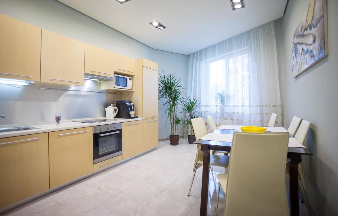 Navit Apartments With Breakfast, Near The Railway Station, The City Center And The Park Kiev Extérieur photo